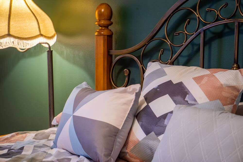 Photo of Bedroom in Enterprise