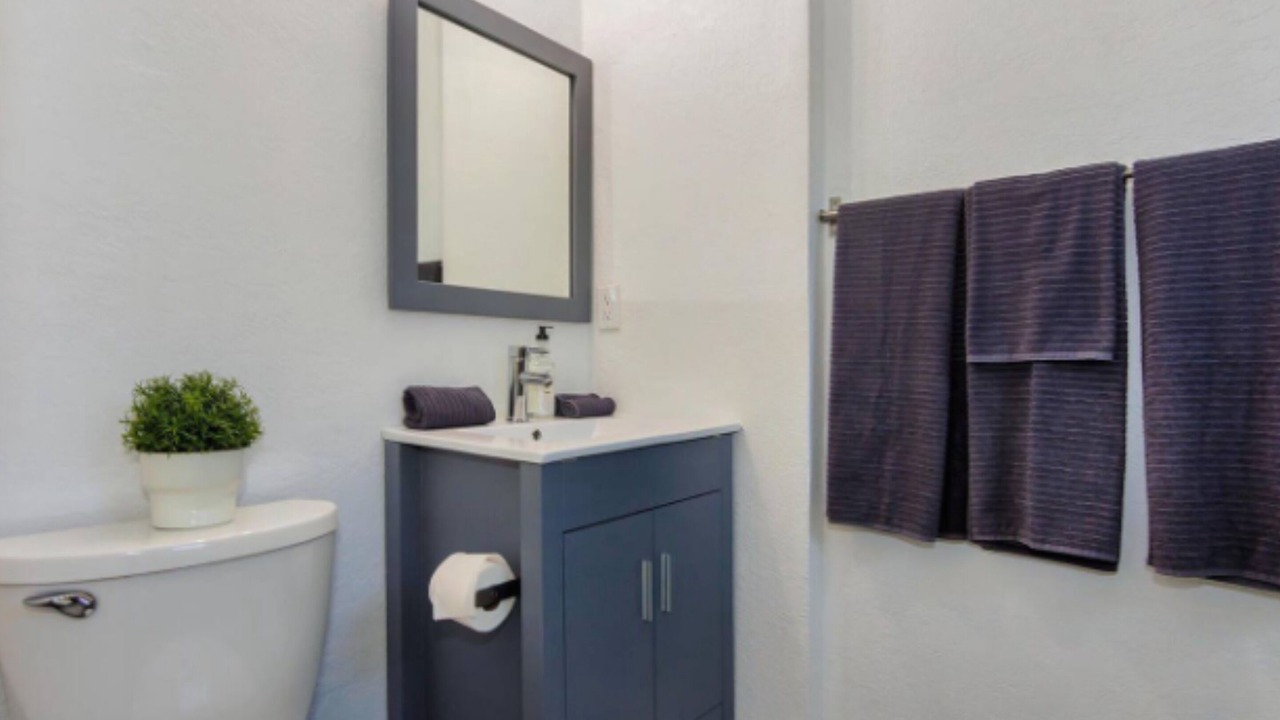 Photo of Bathroom in Allapattah