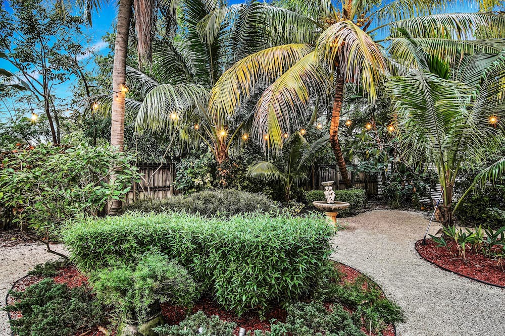 Photo of Outdoor in Biscayne Park