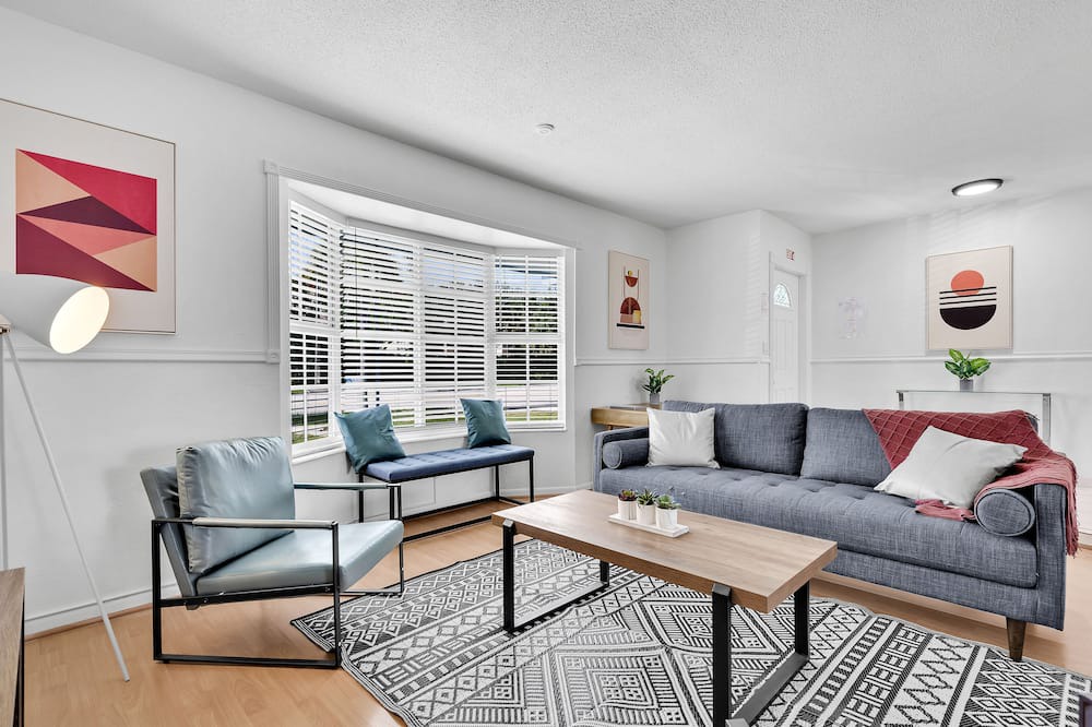 Photo of Livingroom in Boulevard Heights