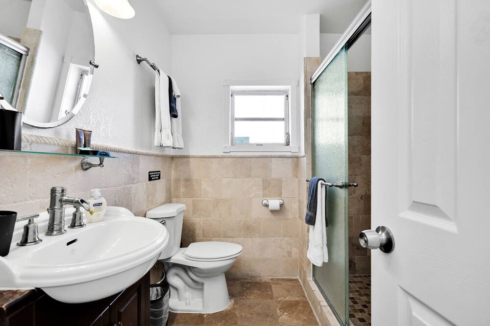 Photo of Bathroom in Boulevard Heights