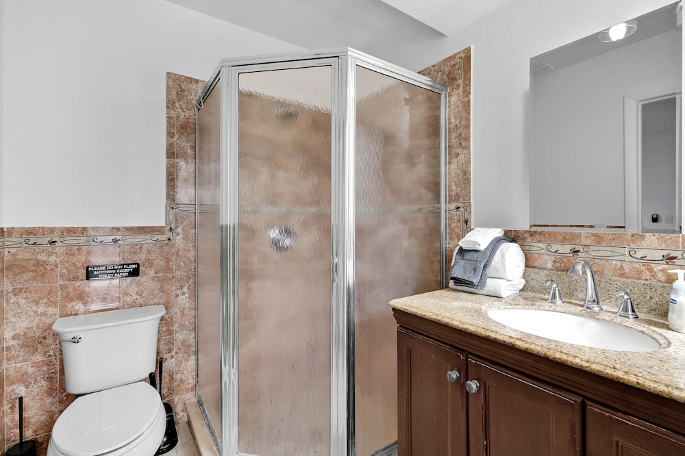 Photo of Bathroom in Boulevard Heights