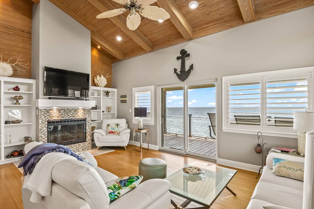 Photo of Livingroom in Crawfordville