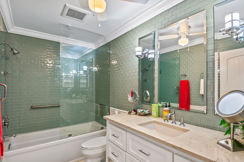 Photo of Bathroom in Crawfordville
