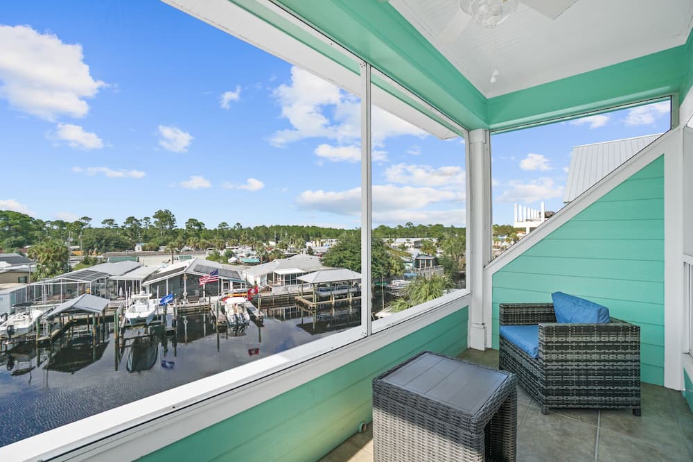 Photo of Patio Balcony in Upper Grand Lagoon