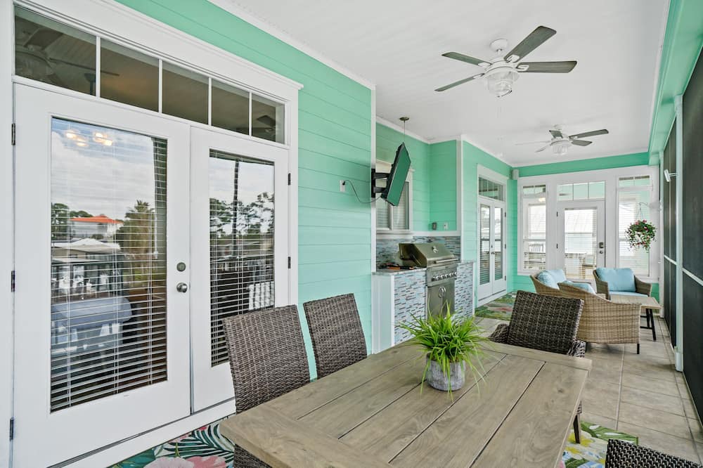 Photo of Patio Balcony in Upper Grand Lagoon