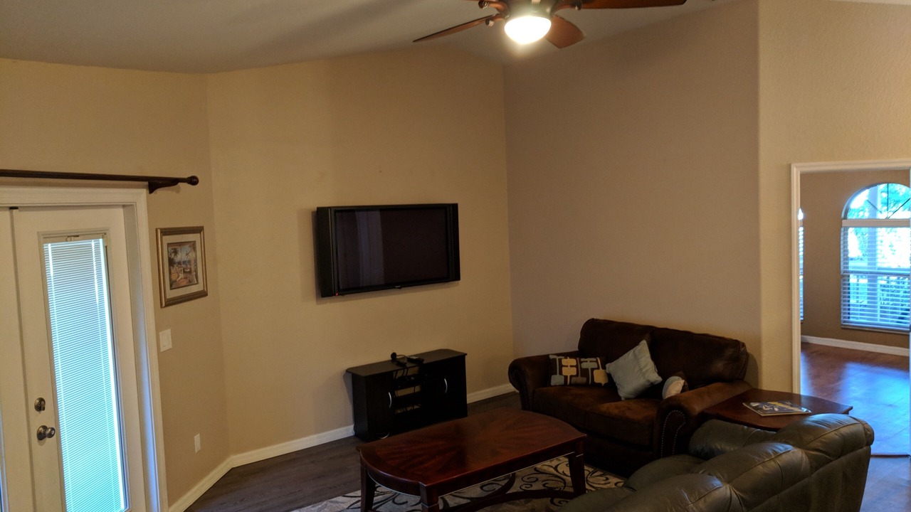 Photo of Livingroom in Bay Crest Villa