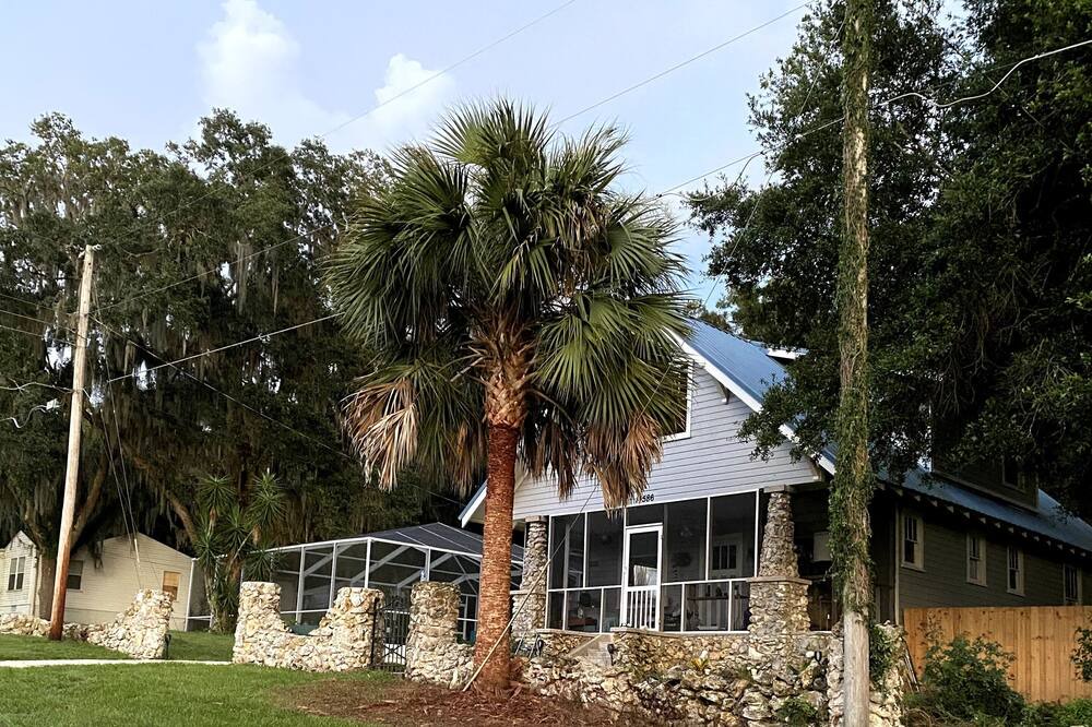 Photo of Outdoor in Eastlake Weir