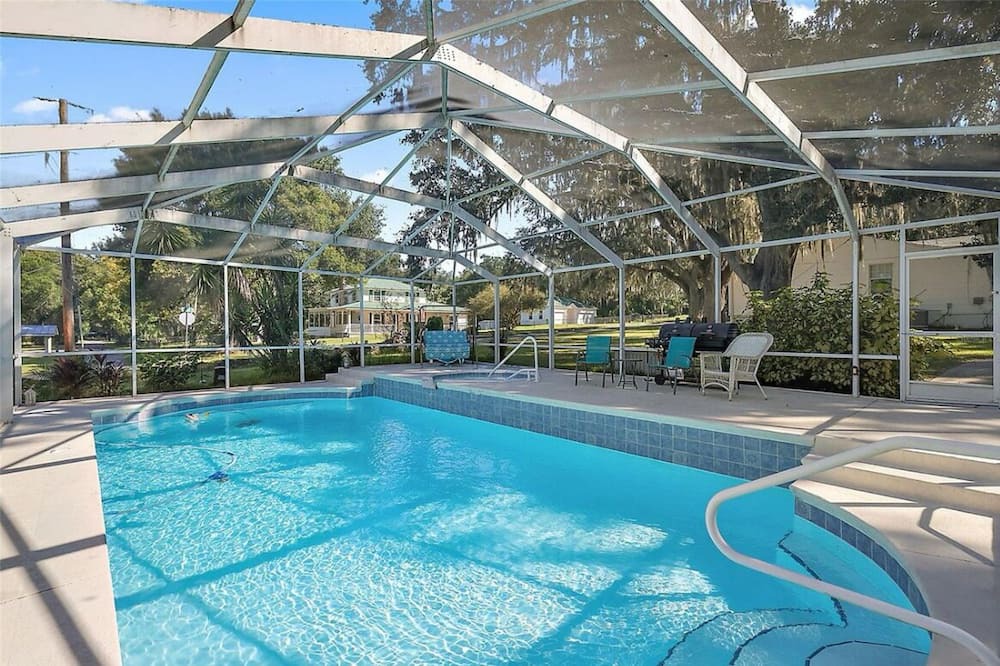 Photo of Outdoor in Eastlake Weir