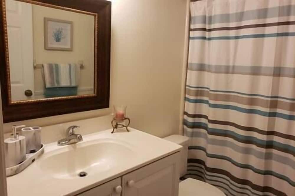Photo of Bathroom in San Carlos Park