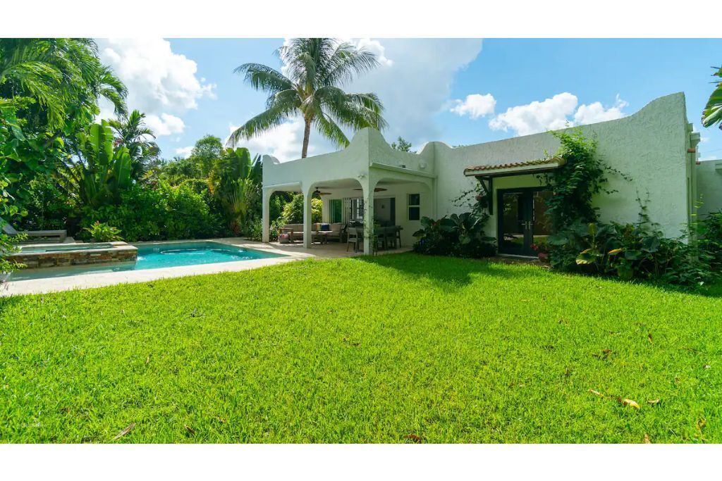 Photo of Outdoor in Biscayne Park