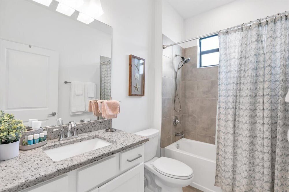 Photo of Bathroom in Gateway