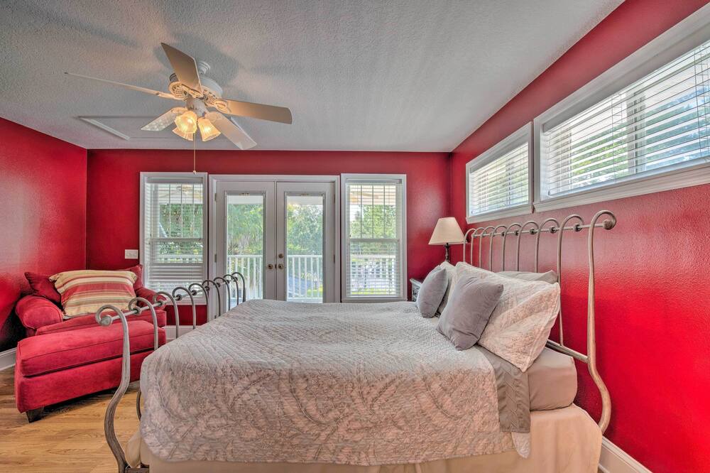 Photo of Bedroom in Yankeetown
