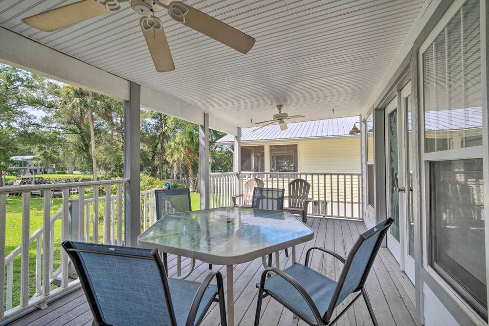 Photo of Patio Balcony in Yankeetown