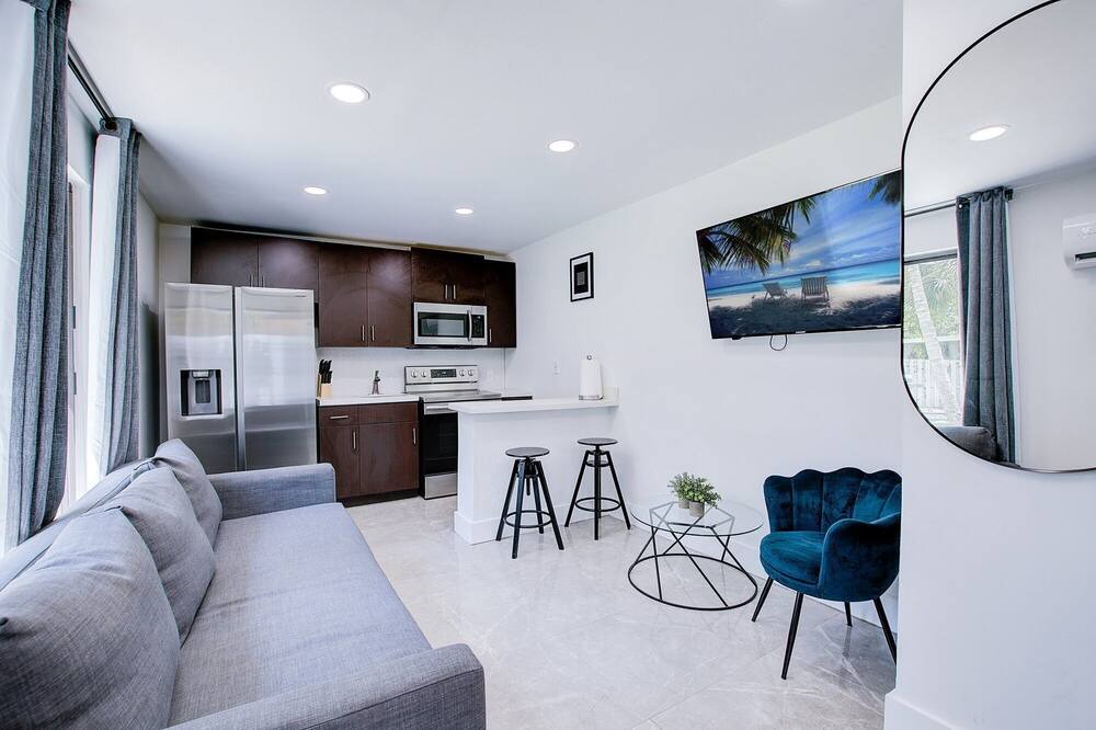 Photo of Livingroom in Poinsettia Heights