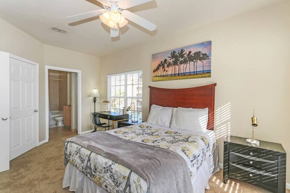 Photo of Bedroom in Port Tampa City