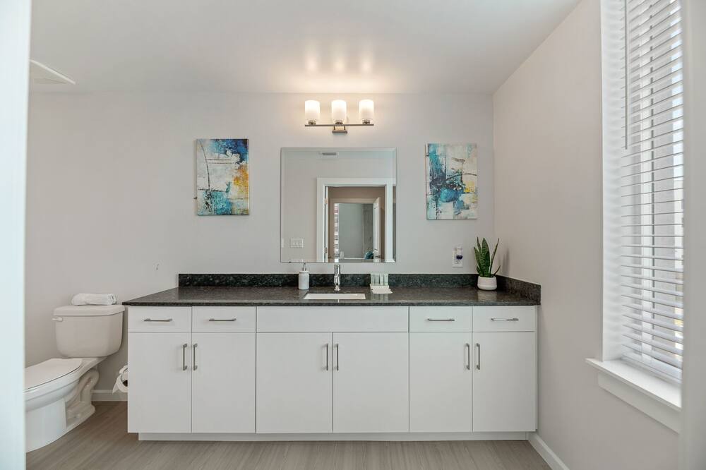 Photo of Bathroom in Callahan