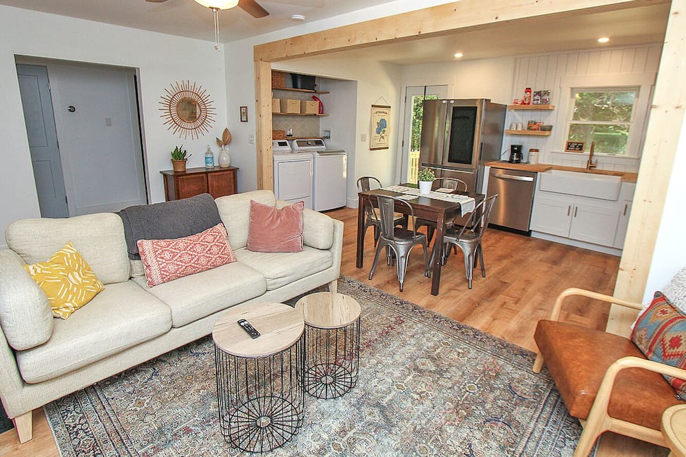 Photo of Livingroom in Davidson