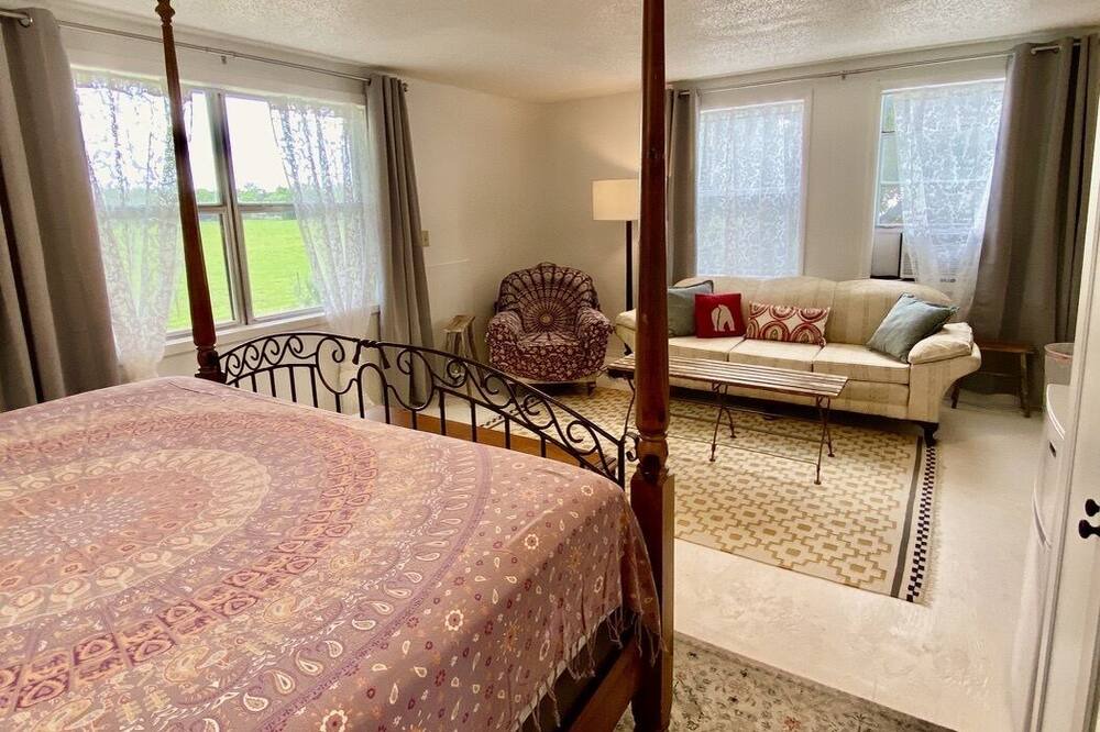 Photo of Bedroom in Wewahitchka