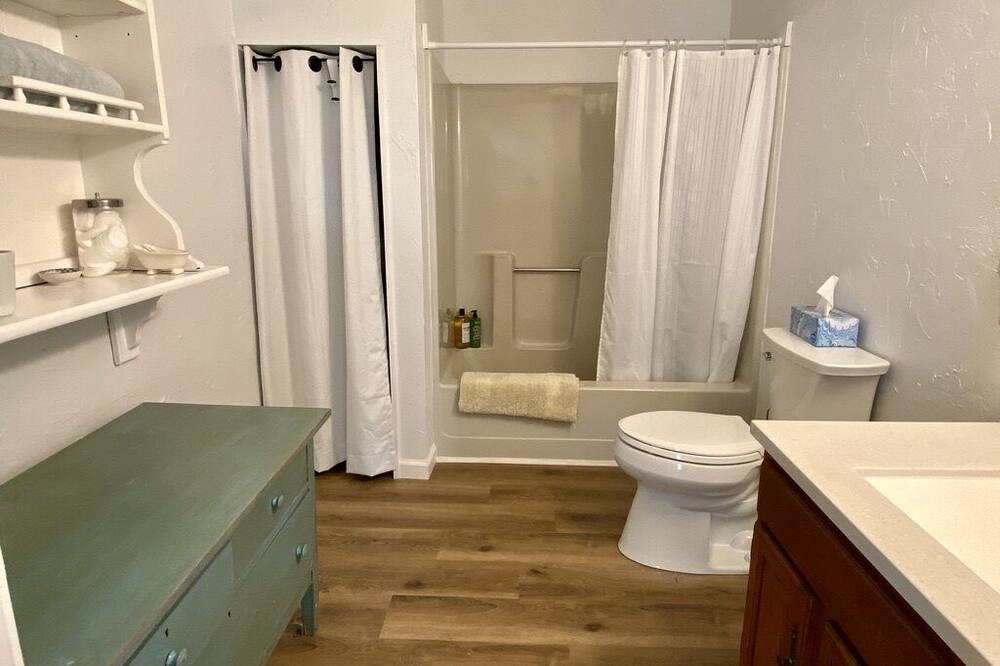 Photo of Bedroom in Wewahitchka