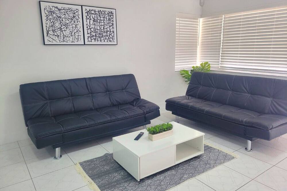 Photo of Livingroom in Lake Ridge