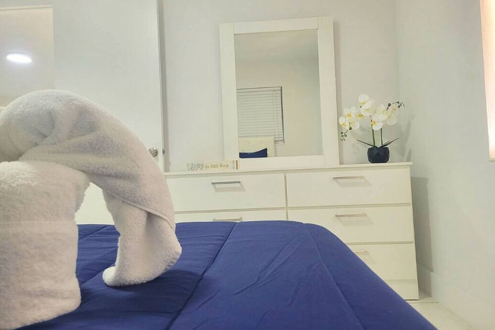 Photo of Bedroom in Lake Ridge