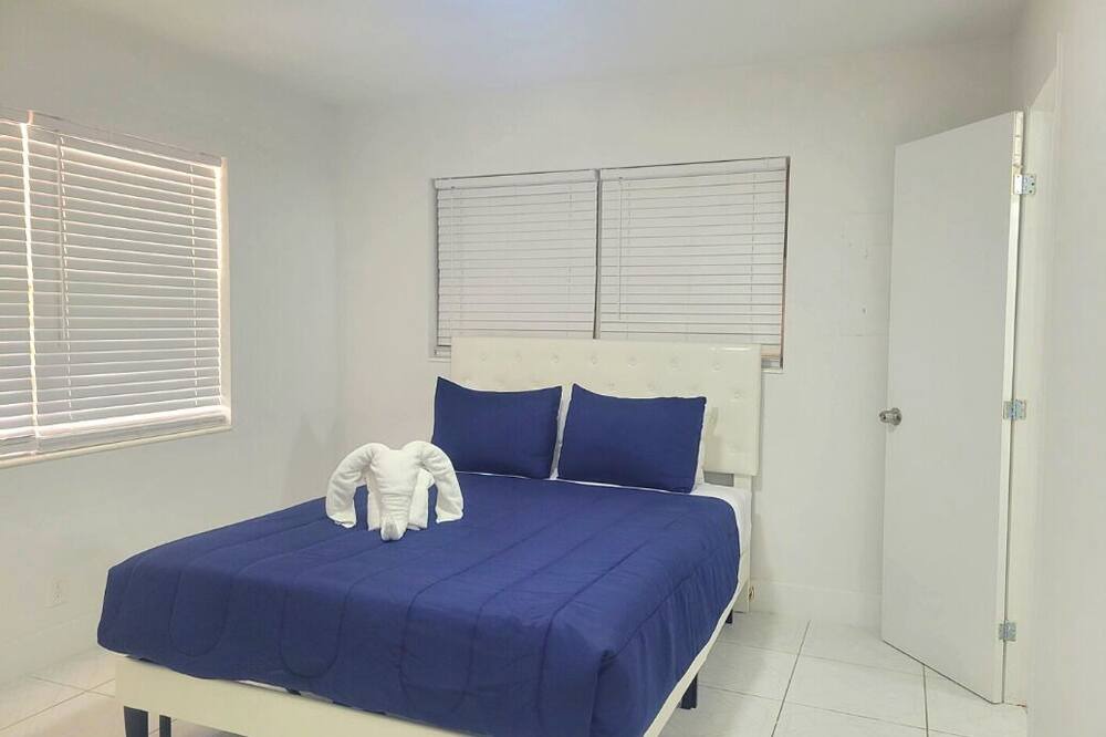 Photo of Bedroom in Lake Ridge