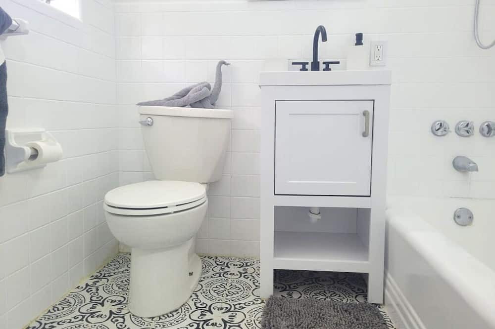 Photo of Bathroom in Lake Ridge