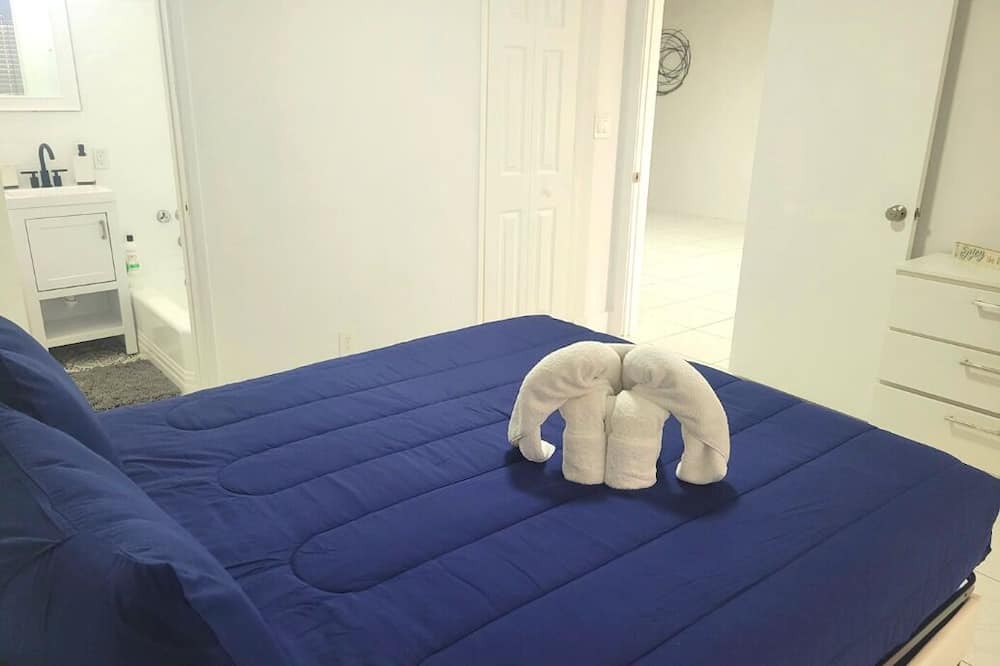 Photo of Bedroom in Lake Ridge