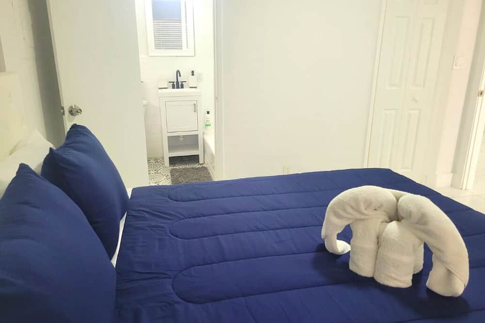 Photo of Bedroom in Lake Ridge