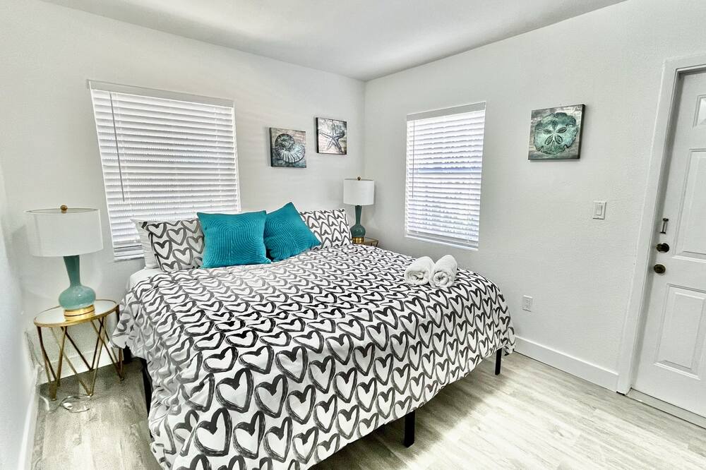 Photo of Bedroom in Allapattah