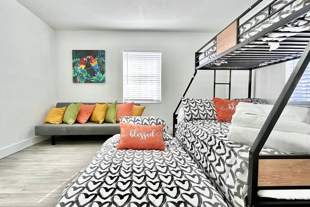 Photo of Bedroom in Allapattah