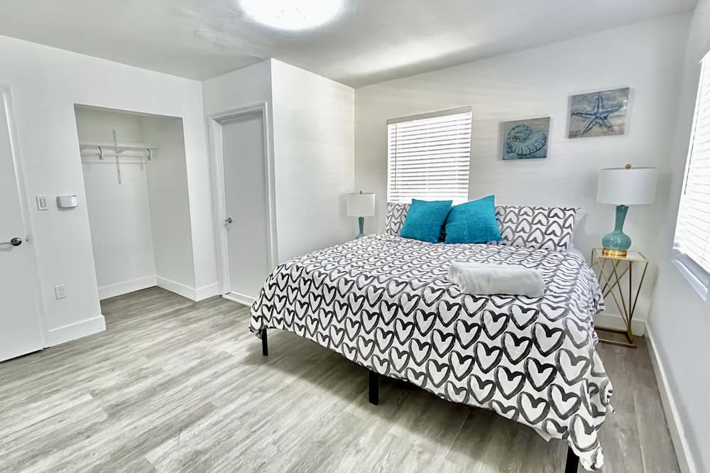 Photo of Bedroom in Allapattah