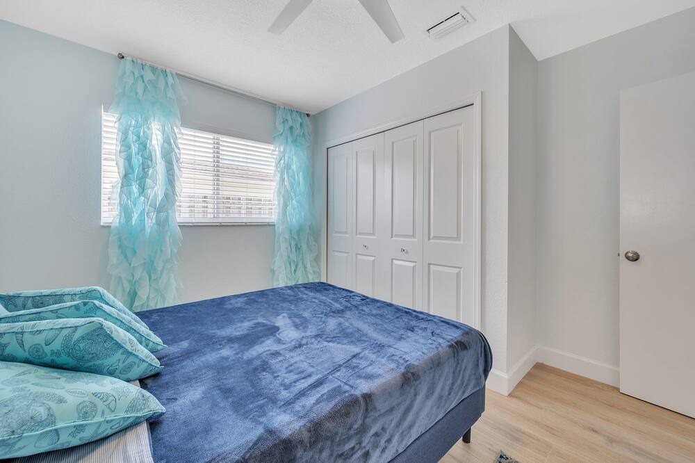 Photo of Bedroom in North Andrews Gardens