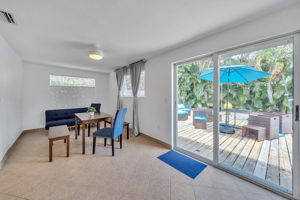 Photo of Livingroom in North Andrews Gardens