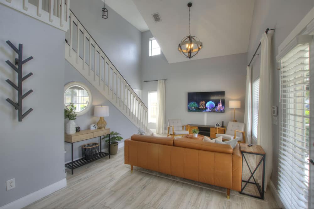 Photo of Livingroom in Bridgewater Crossing