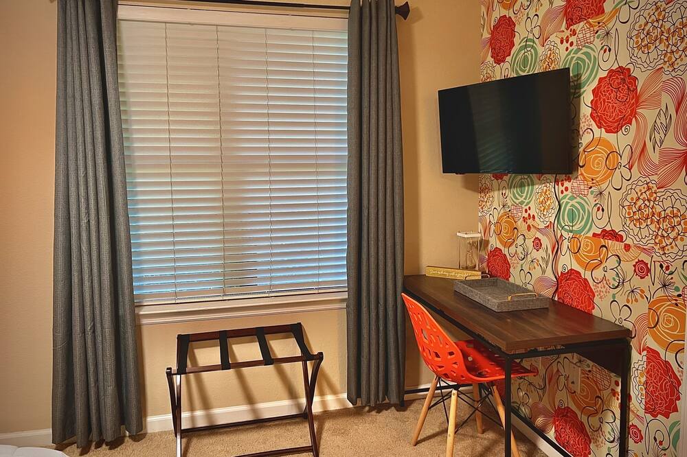 Photo of Bedroom in Tallahassee