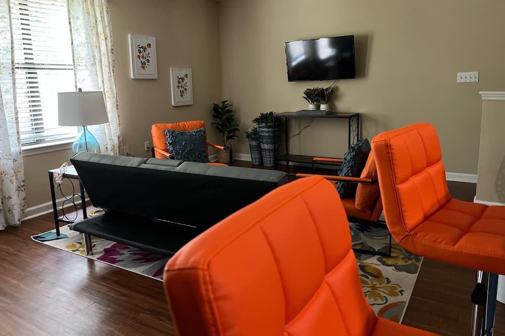 Photo of Livingroom in Tallahassee