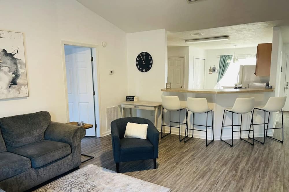 Photo of Livingroom in Watertown