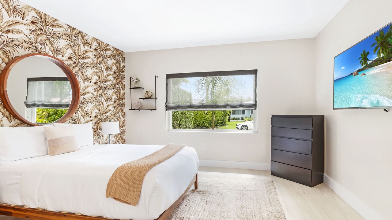 Photo of Bedroom in Surfside