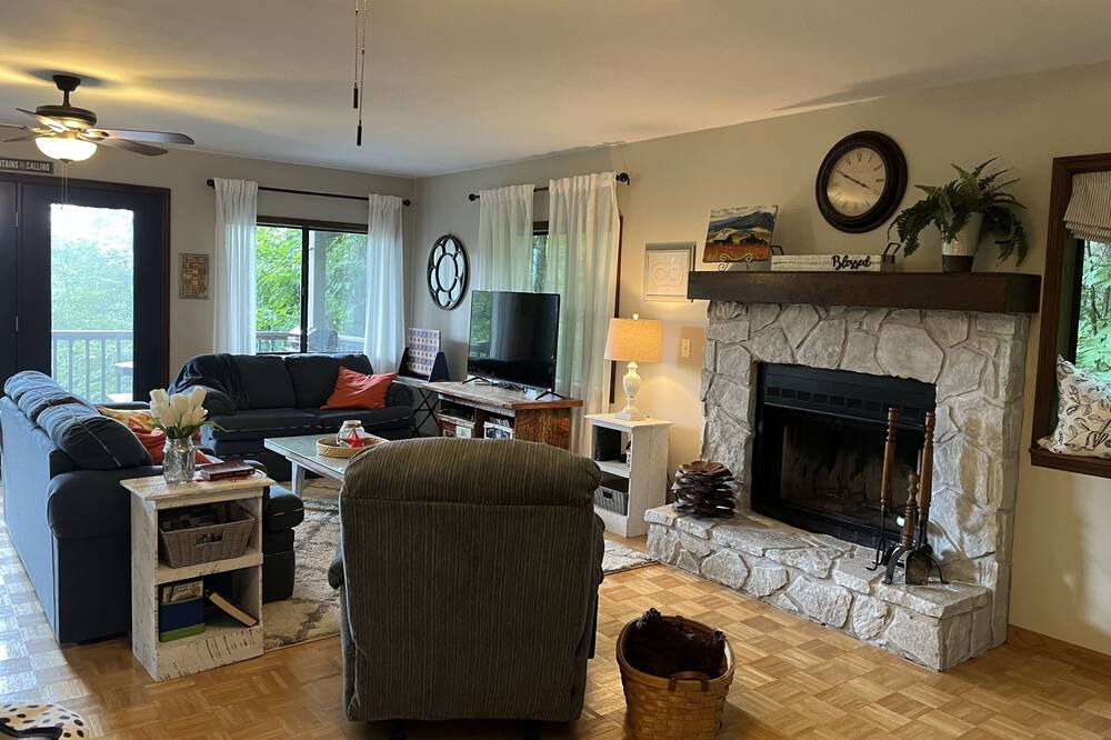Photo of Livingroom in Rabun Gap