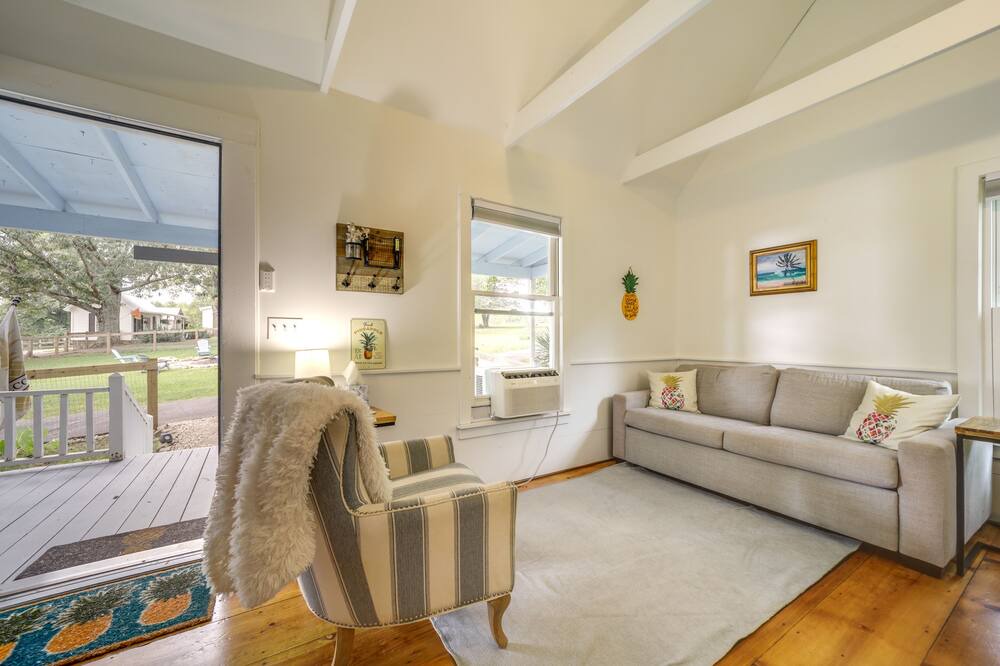 Photo of Livingroom in Landrum