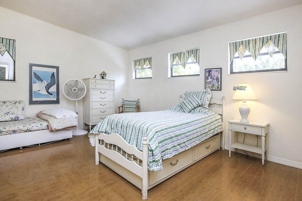 Photo of Bedroom in Gulf Pines