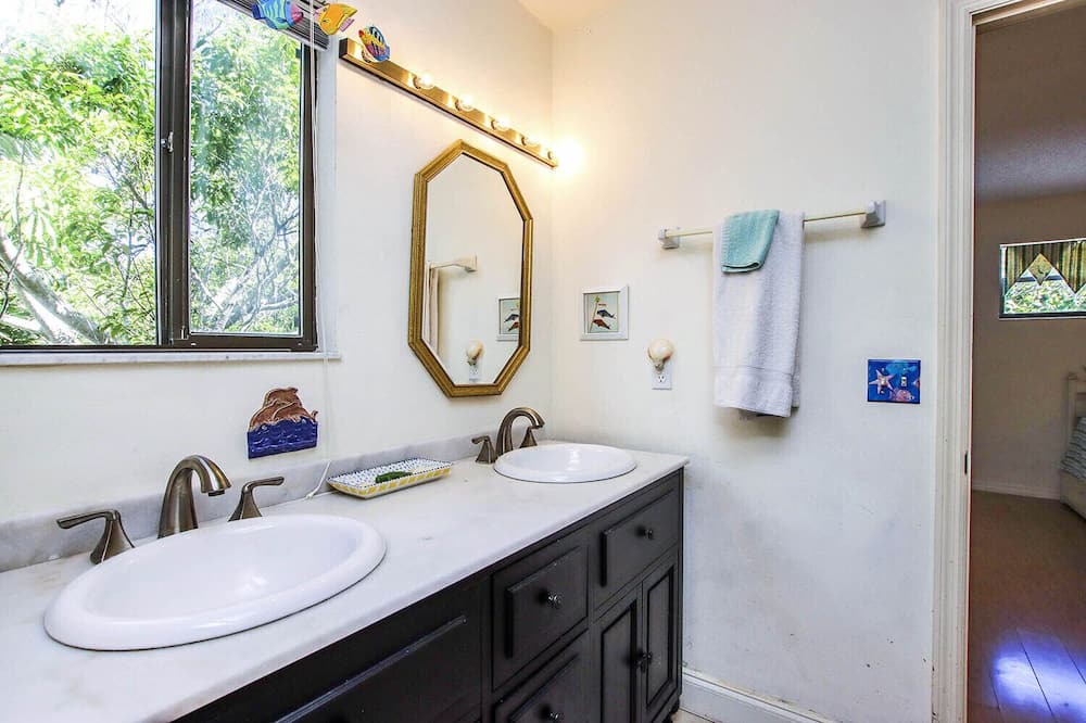 Photo of Bathroom in Gulf Pines