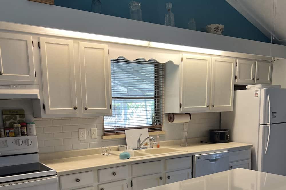 Photo of Kitchen in Lake Padgett Estates