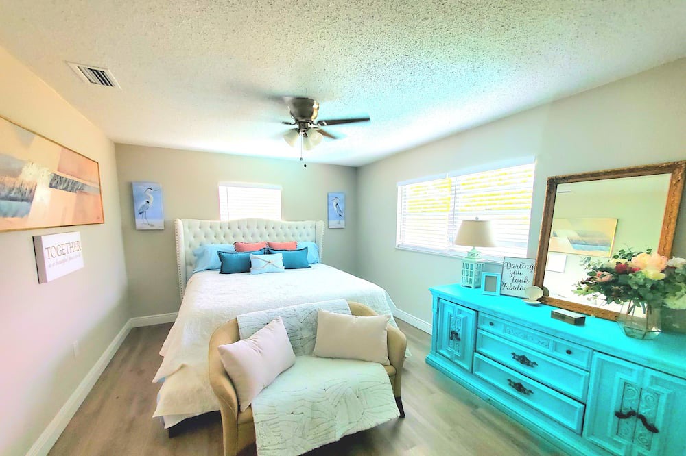 Photo of Bedroom in Pine Hills