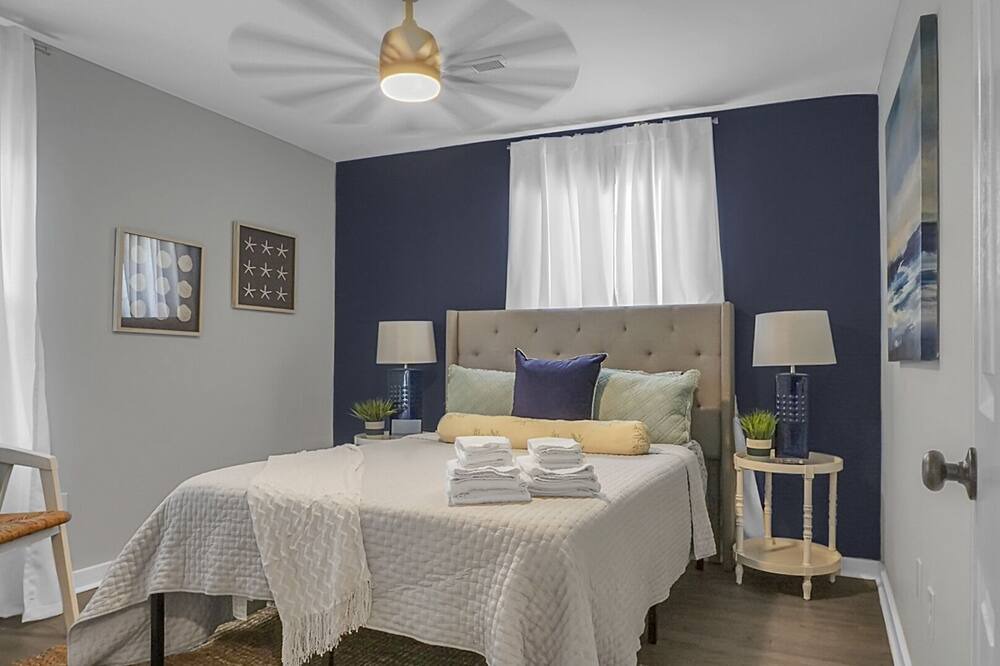 Photo of Bedroom in Hanahan