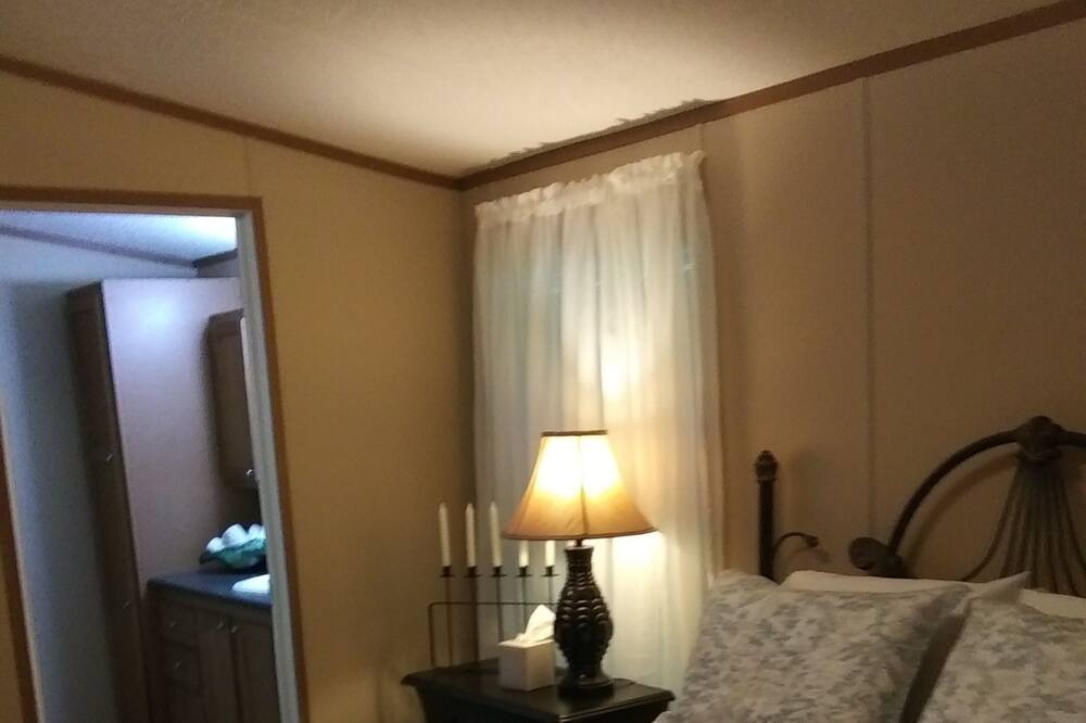 Photo of Bedroom in Eatonton