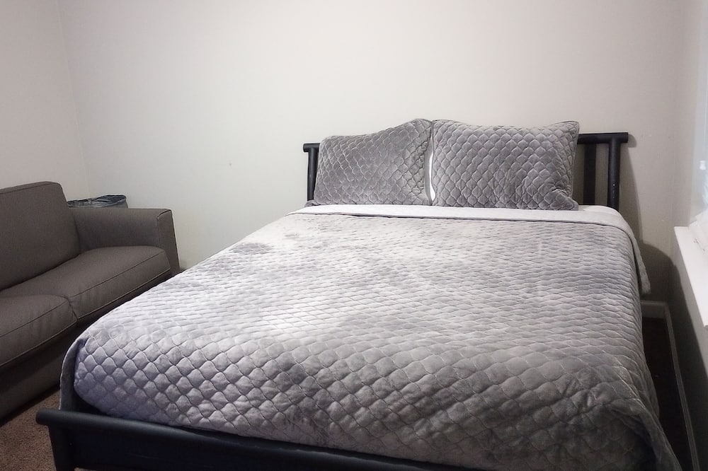 Photo of Bedroom in Tallahassee