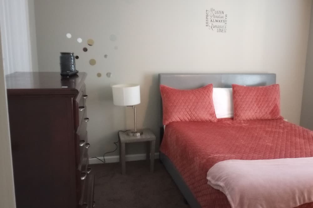 Photo of Bedroom in Tallahassee